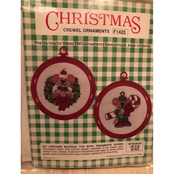 Vintage crewel Christmas craft kit - Picture 1 of 3